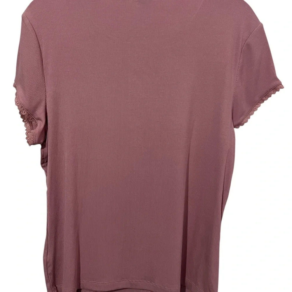 Divided by H&M Short Sleeve Ribbed Tee in Dusty Mauve - Picture 4 of 4